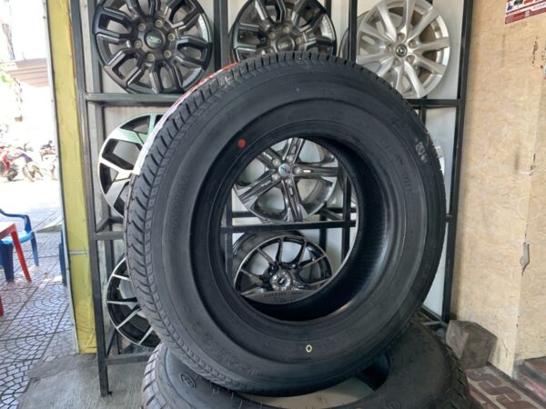 Lốp Maxxis 155R12C 8PR UN999 Góc Chụp 2