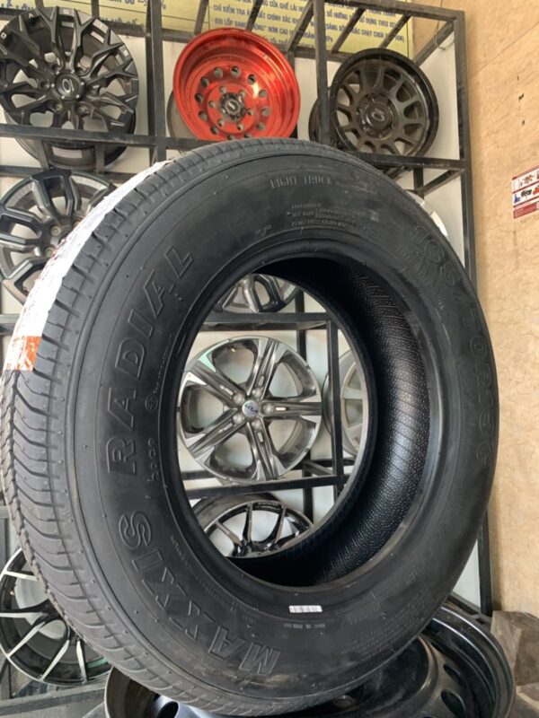Lốp Maxxis 165/70R13C MA703 mặt nghiêng phải - Tân Bảo Phát