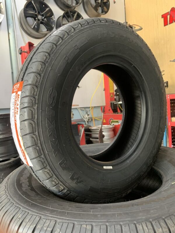 Lốp Maxxis 175R13C 8PR MCV5 mặt nghiêng trái - Tân Bảo Phát