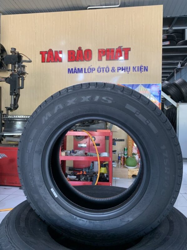 Lốp Maxxis 175R14C 8PR MCV5 mặt nghiêng phải - Tân Bảo Phát