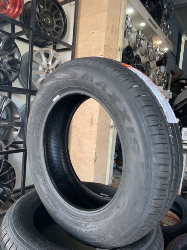Lốp Maxxis 185/65R15 MAP5 mặt nghiêng phải - Tân Bảo Phát