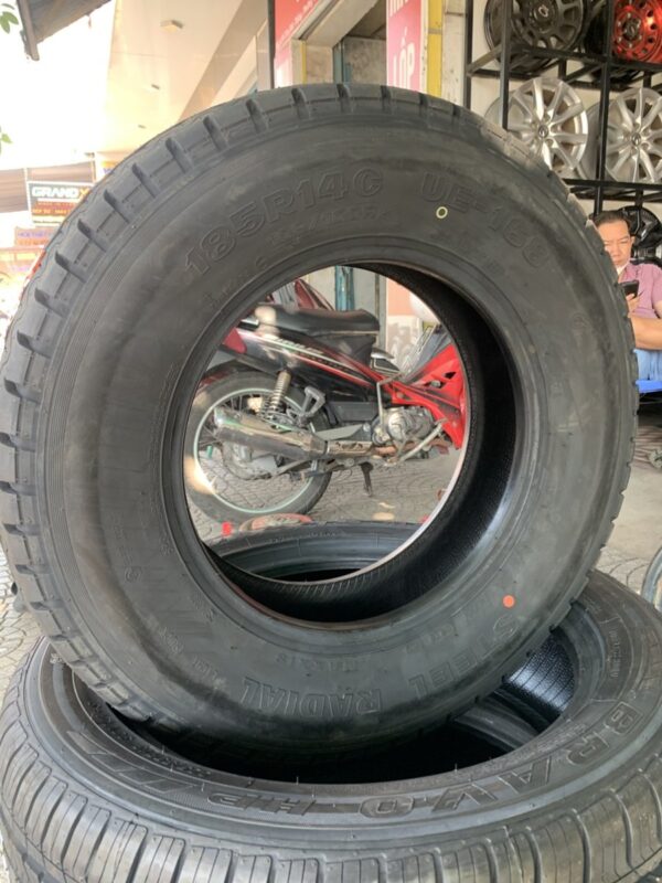 Lốp Maxxis 185R14C 8PR UE168 mặt nghiêng phải - Tân Bảo Phát