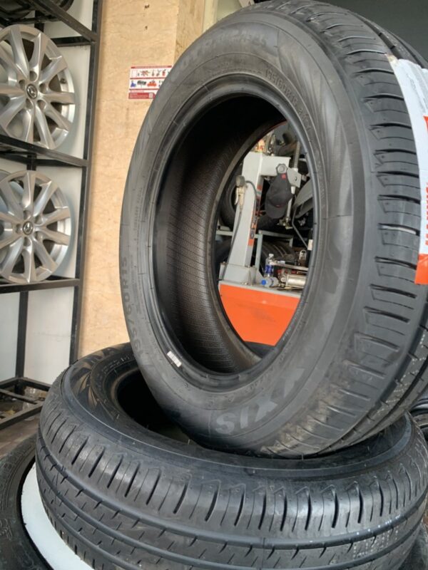 Lốp Maxxis 195/60R15 MAP5 mặt nghiêng phải - Tân Bảo Phát