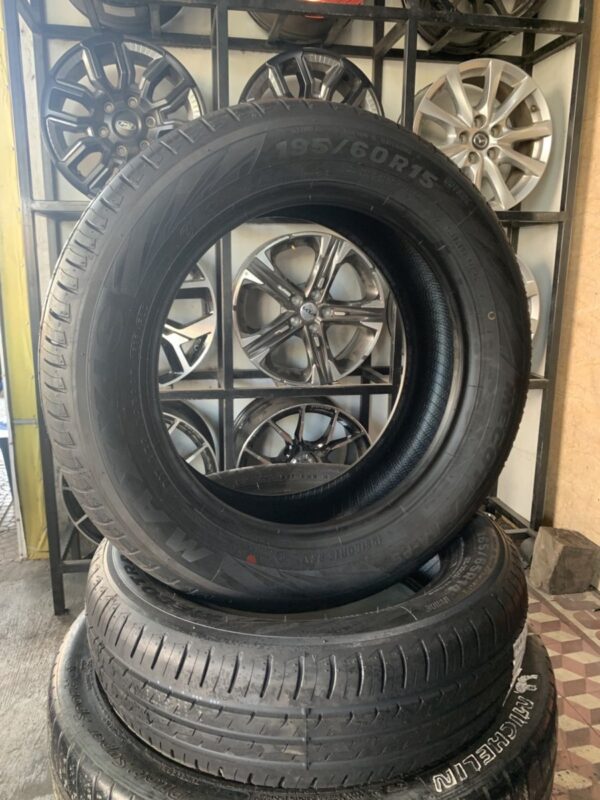 Lốp Maxxis 195/60R15 MAP5 mặt nghiêng trái - Tân Bảo Phát