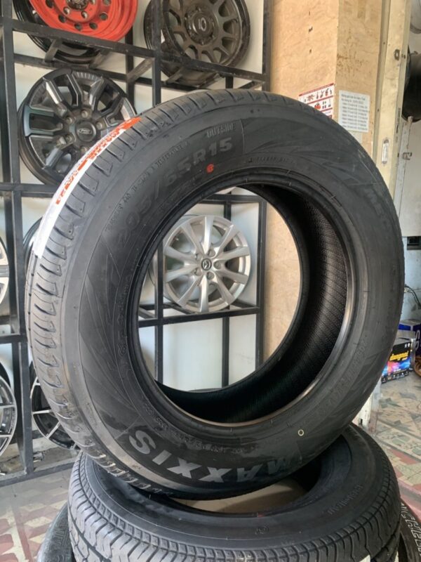 Lốp Maxxis 205/65R15 MAP5 mặt nghiêng phải - Tân Bảo Phát