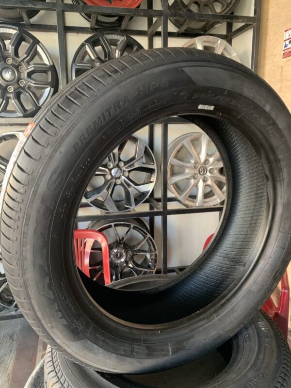 Lốp Maxxis 205/55R17 HP6 mặt nghiêng phải - Tân Bảo Phát