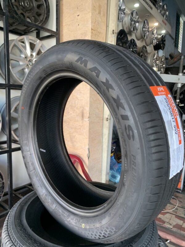 Lốp Maxxis 205/55R17 HP6 mặt nghiêng trái - Tân Bảo Phát