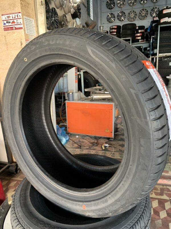 Lốp Maxxis 215/50R17 MS2 mặt nghiêng phải - Tân Bảo Phát