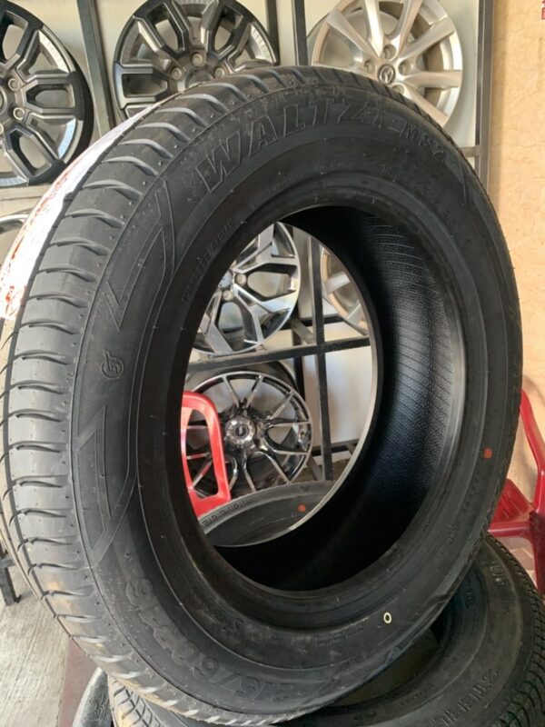 Lốp Maxxis 215/60R16 MS2 mặt nghiêng trái - Tân Bảo Phát