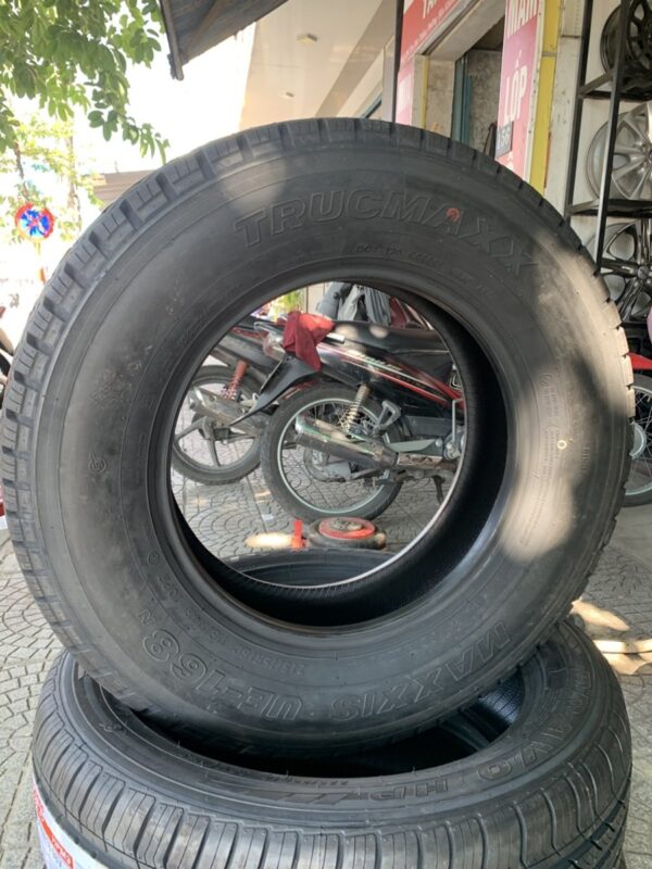 Lốp Maxxis 215/75R16 UE168 mặt nghiêng trái - Tân Bảo Phát