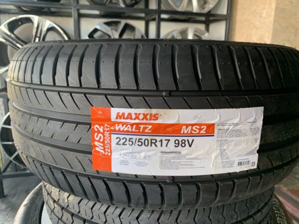 Lốp Maxxis 225/50R17 MS2 mặt nằm - Tân Bảo Phát