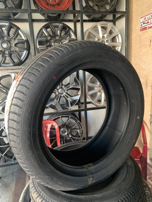 Lốp Maxxis 225/50R17 MS2 mặt nghiêng trái - Tân Bảo Phát