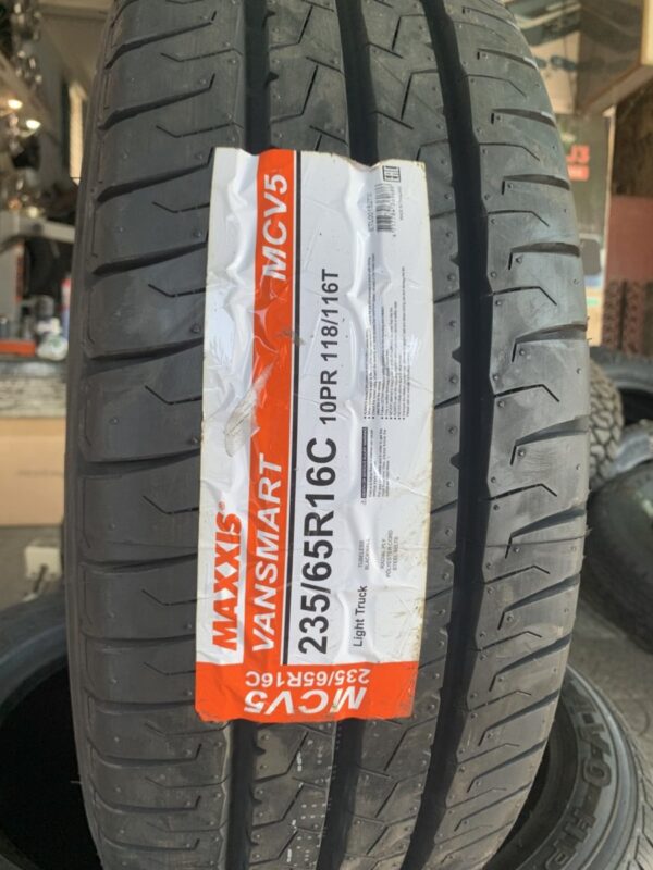 Lốp Maxxis 235/65R16 MCV5 mặt đứng - Tân Bảo Phát