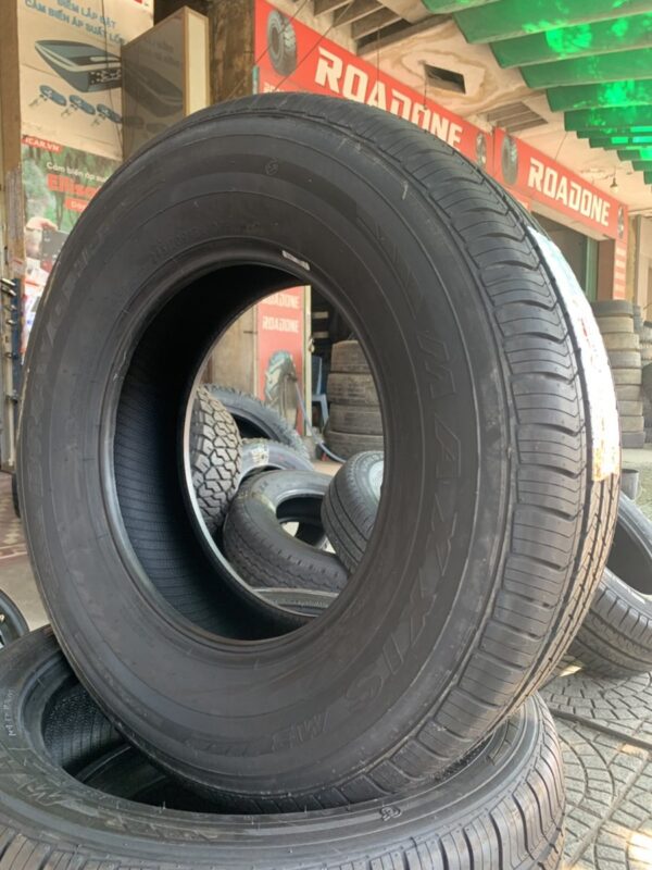 Lốp Maxxis 245/70R16 HPM3 mặt nghiêng phải - Tân Bảo Phát