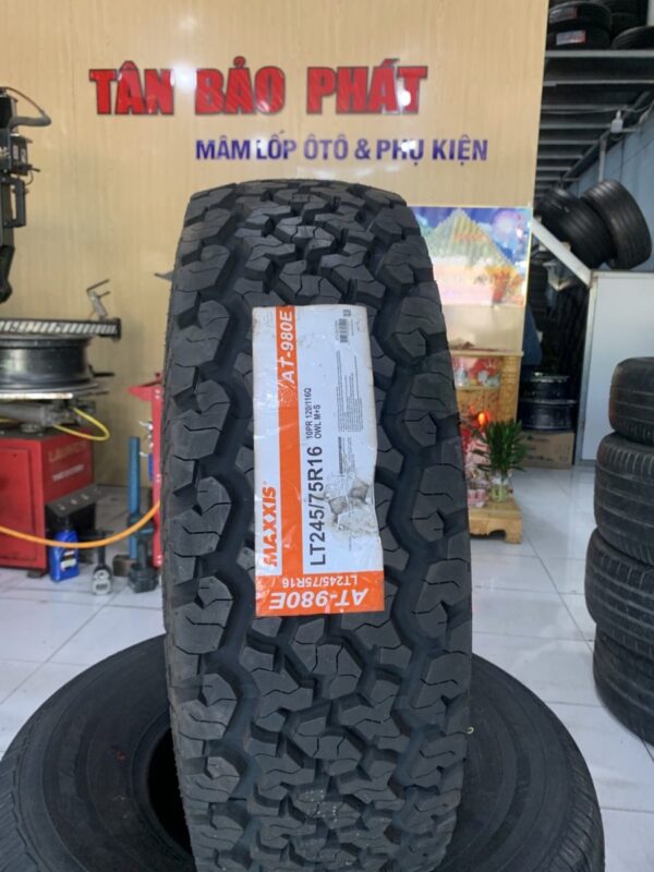 Lốp Maxxis 245/75R16 AT980E mặt đứng - Tân Bảo Phát