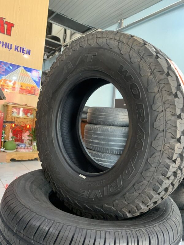 Lốp Maxxis 245/75R16 AT980E mặt nghiêng phải - Tân Bảo Phát
