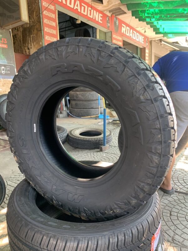 Lốp Maxxis 255/70R16 AT811 mặt nghiêng phải - Tân Bảo Phát