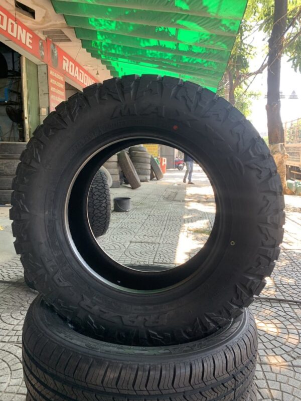 Lốp Maxxis 265/65R17 AT811 mặt nghiêng phải - Tân Bảo Phát