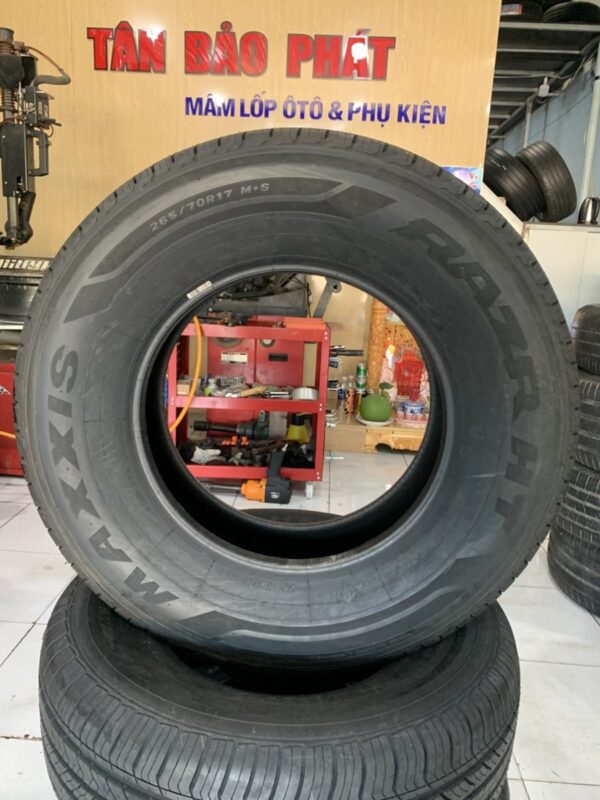 Lốp Maxxis 265/70R17 HT780 mặt nghiêng trái - Tân Bảo Phát