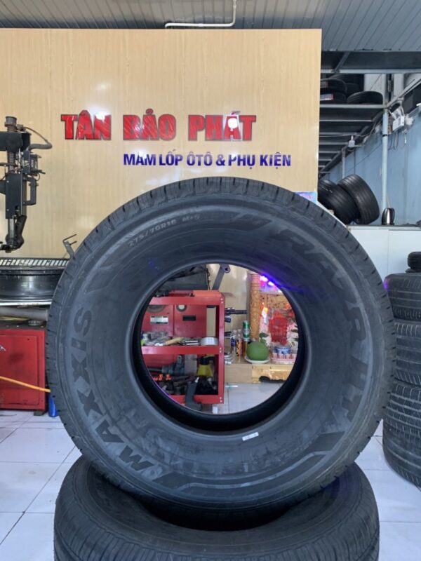 Lốp Maxxis 275/70R16 HT780 mặt nghiêng trái - Tân Bảo Phát