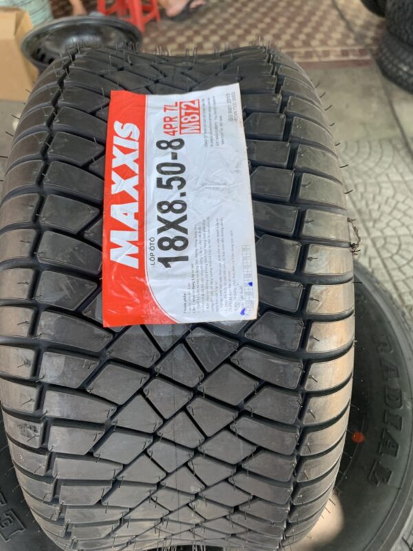 Lốp Maxxis 18x8.50-8 4PR M872 mặt đứng Lốp Maxxis 18X8.50-8 4PR M872