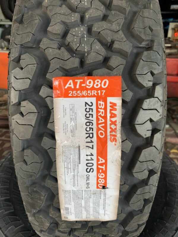 Lốp Maxxis 25565r17 AT980 mặt đứng Lốp Maxxis 255/65R17 110S AT-980