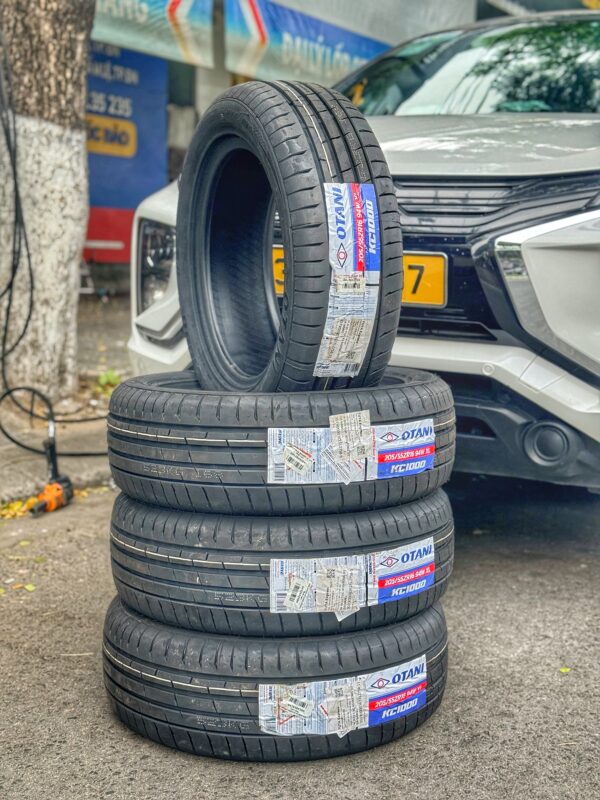 Lốp Otani 205_55R16 KC1000 mặt nghiêng phải Lốp Otani 205/55R16 94W XL KC1000