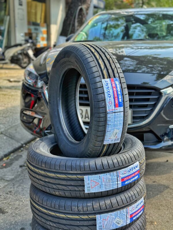 Lốp Otani 205_60R16 mặt nghiêng phải Lốp Otani 205/60R16 92V KC2000