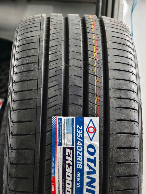 Lốp Otani 235/40ZR18 95W XL EK3000