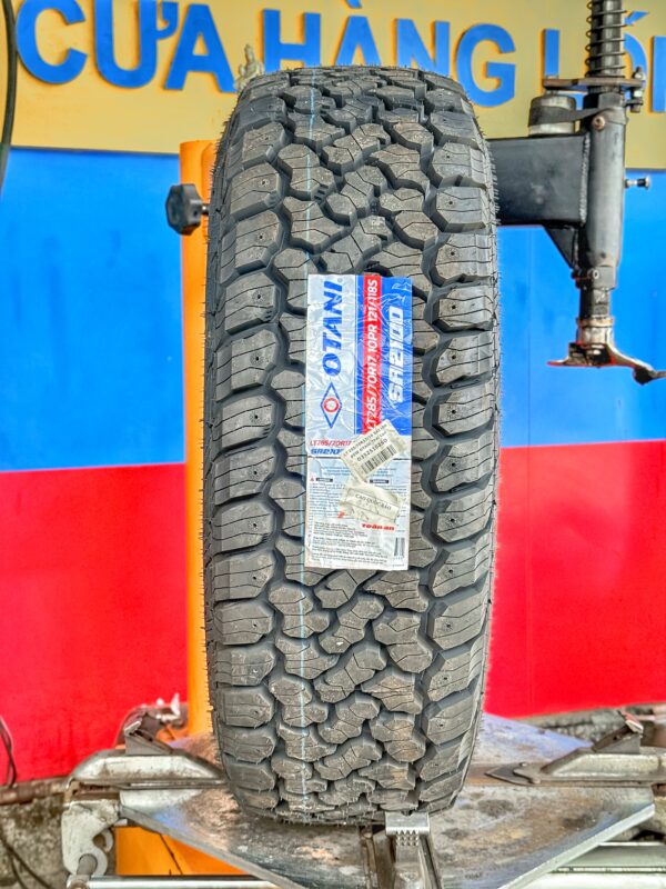 Lốp Otani 285_70R17 SA2000 mặt đứng Lốp Otani LT285/70R17 10PR 121/118S SA2100