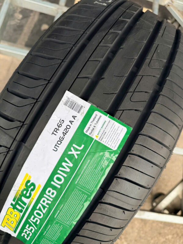 Lốp TBB 235/50ZR18 101W XL TR-66 mặt nghiêng phải Lốp TBB 235/50ZR18 101W XL TR-66 góc nghiêng phải - chiều sâu rãnh gai