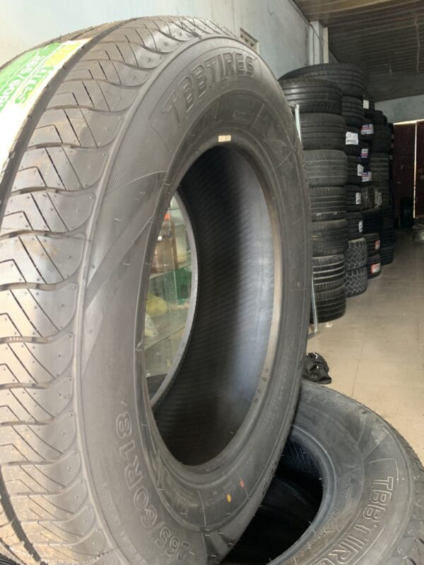 Lốp TBB 265/60R18 110H TS-07 H/T góc nghiêng trái - vai gai và thành lốp