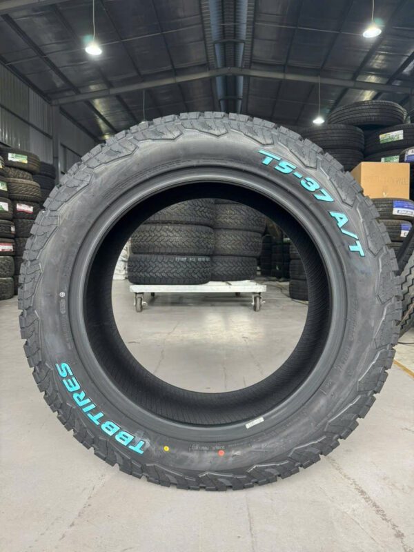 Lốp TBB 275/55R20 117H TS-37 A/T mặt nghiêng phải Lốp TBB 275/55R20 117H TS-37 A/T góc nghiêng phải - chiều sâu rãnh gai