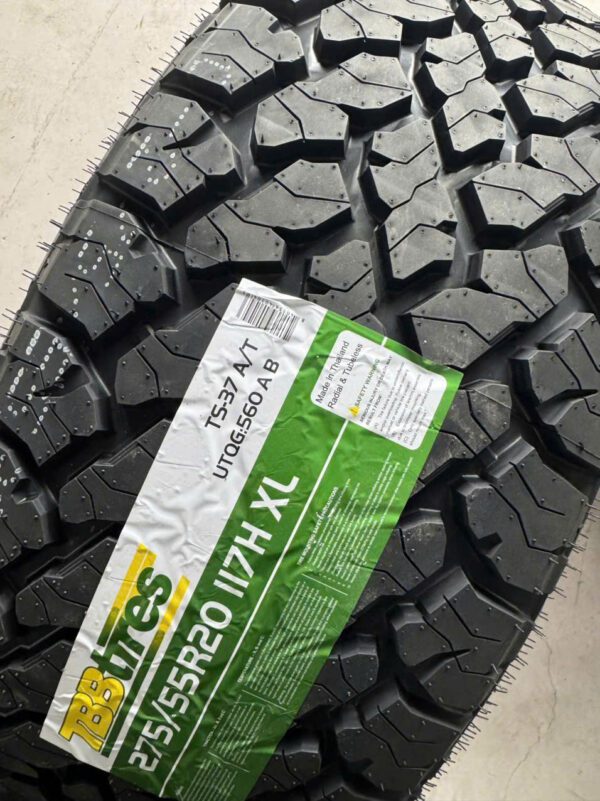 Lốp TBB 275/55R20 117H TS-37 A/T mặt nghiêng trái Lốp TBB 275/55R20 117H TS-37 A/T góc nghiêng trái - vai gai và thành lốp