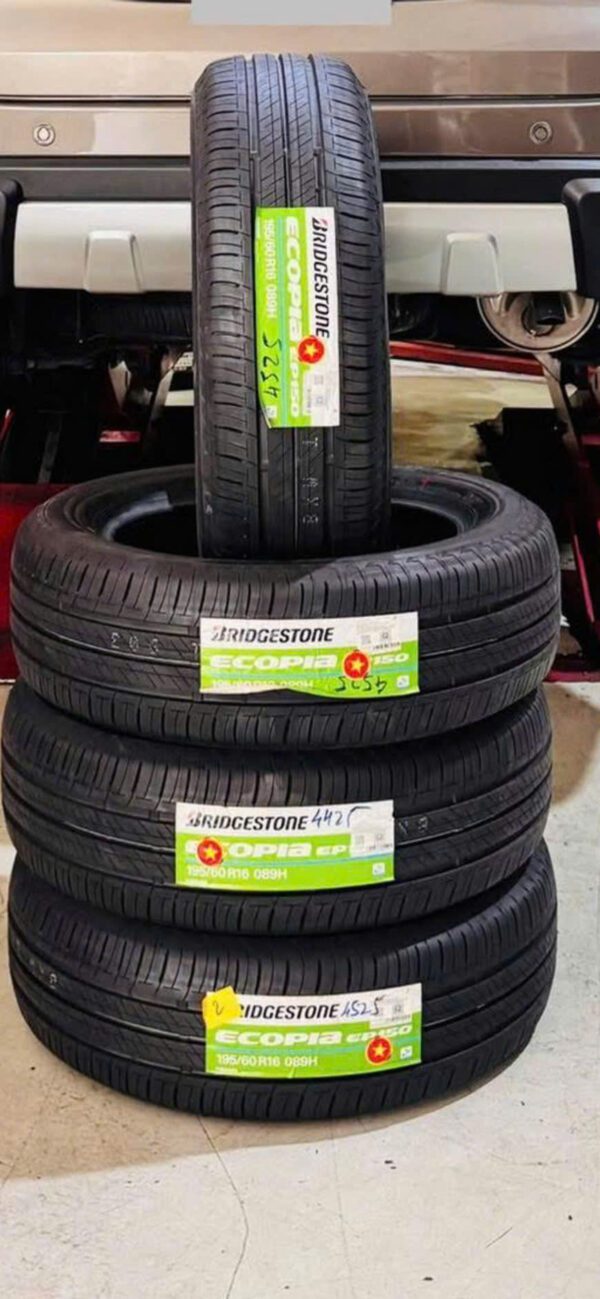 Lốp Bridgestone 19560R16 mặt đứng Lốp Bridgestone 195/60R16