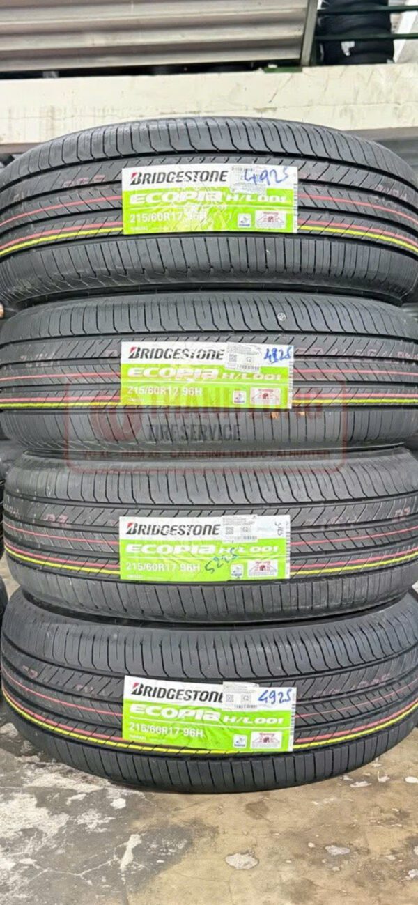 Lốp Bridgestone 21560R17 mặt đứng Lốp Bridgestone 215/60R17