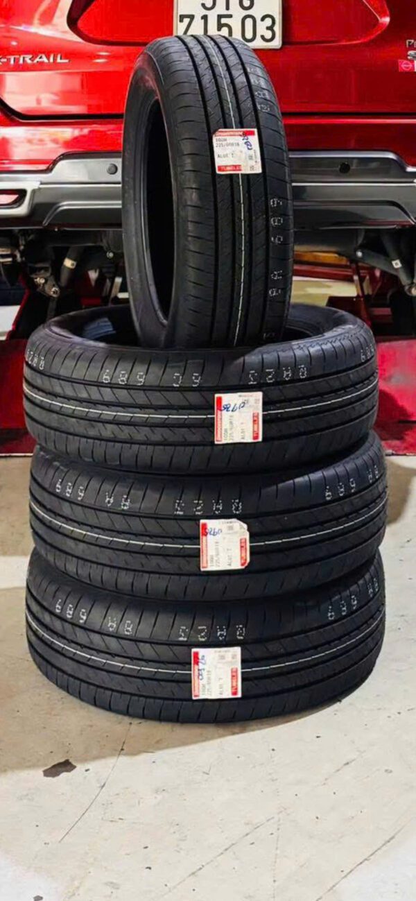Lốp Bridgestone 22560R18 mặt đứng Lốp Bridgestone 225/60R18