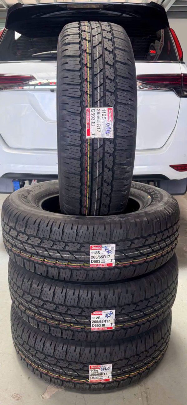 Lốp Bridgestone 265/65R17 693