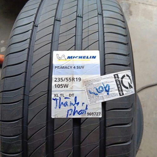 Lốp Michelin 23555R19 4SUV mặt đứng Lốp Michelin 235/55R19 4SUV