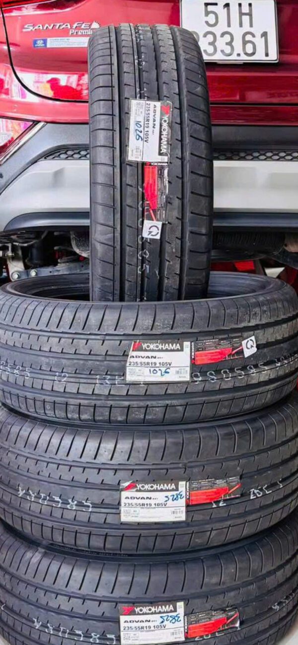 Lốp Yokohama 235/55R19