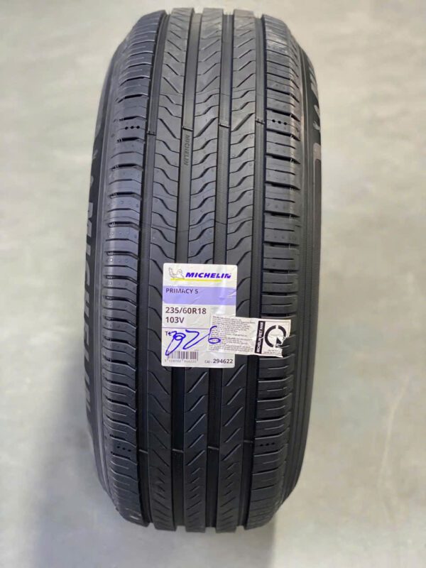 Lốp michelin 23560R18 mặt đứng Lốp Michelin 235/60R18