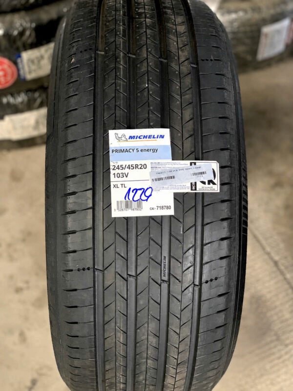 Lốp michelin 24545R20 mặt đứng Lốp Michelin 245/45R20